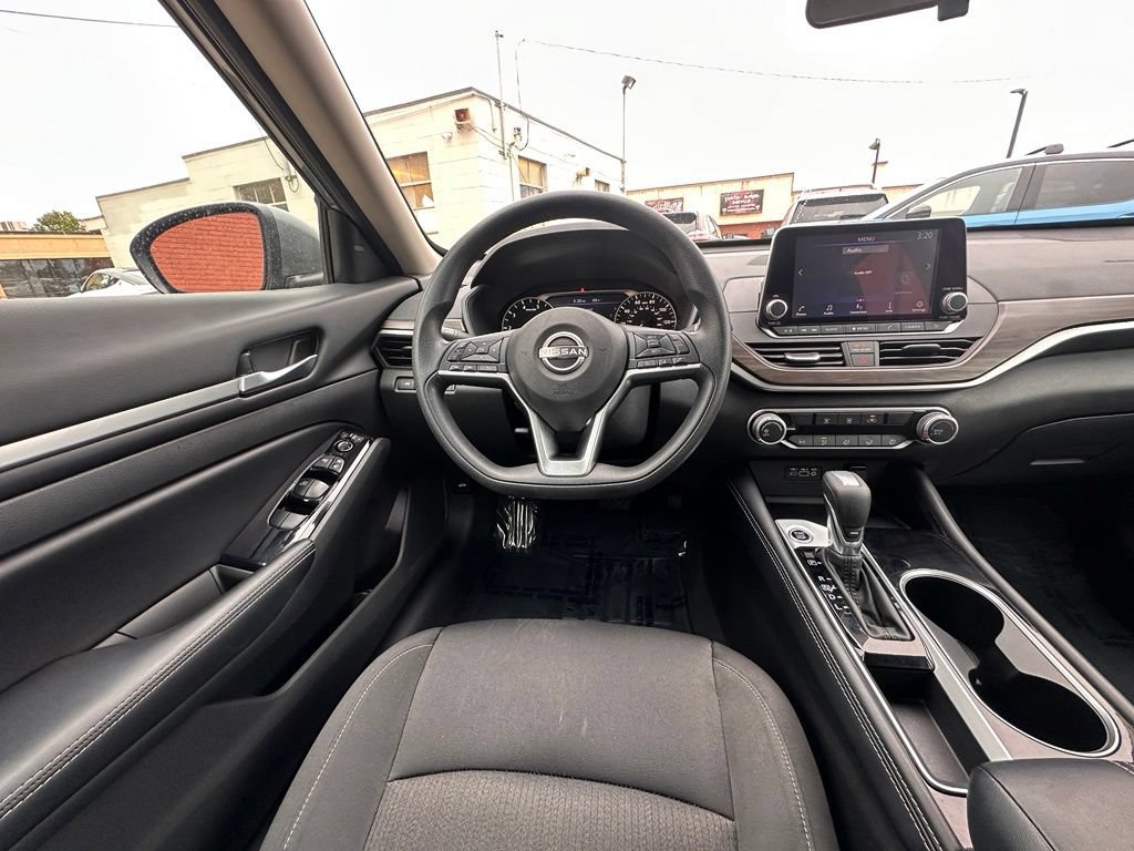 Certified 2023 Nissan Altima 2.5 SV FWD image 18