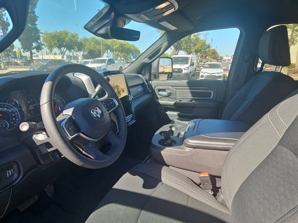 Used 2025 RAM 2500 Big Horn AWD/4WD image 11