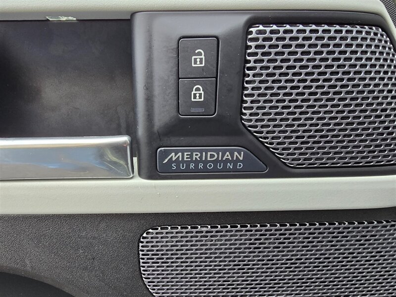 Used 2020 Land Rover Defender 110 HSE AWD/4WD image 12
