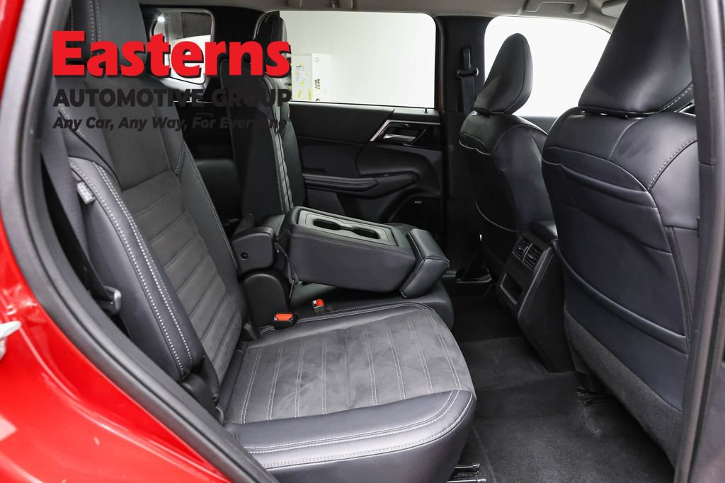 Used 2025 Mitsubishi Outlander SE AWD/4WD image 23