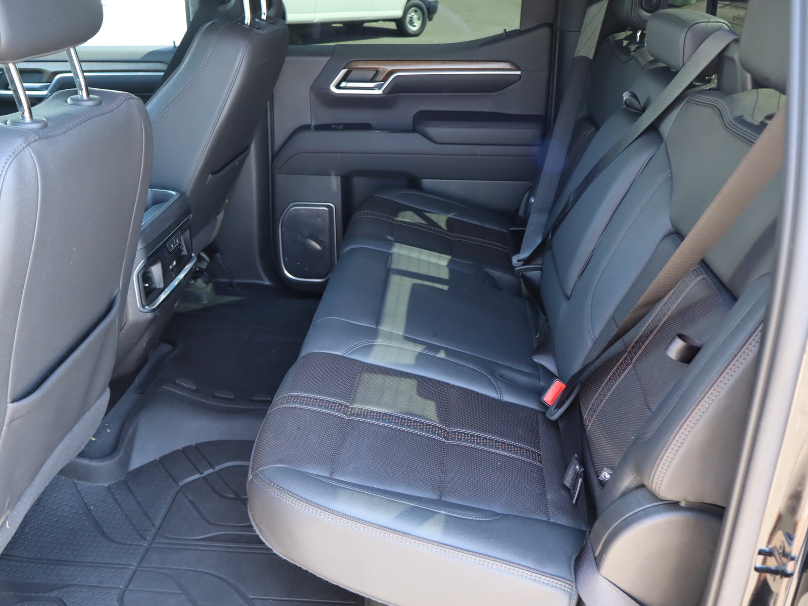 Used 2023 Chevrolet Silverado 1500 High Country w/ Technology Package AWD/4WD image 35