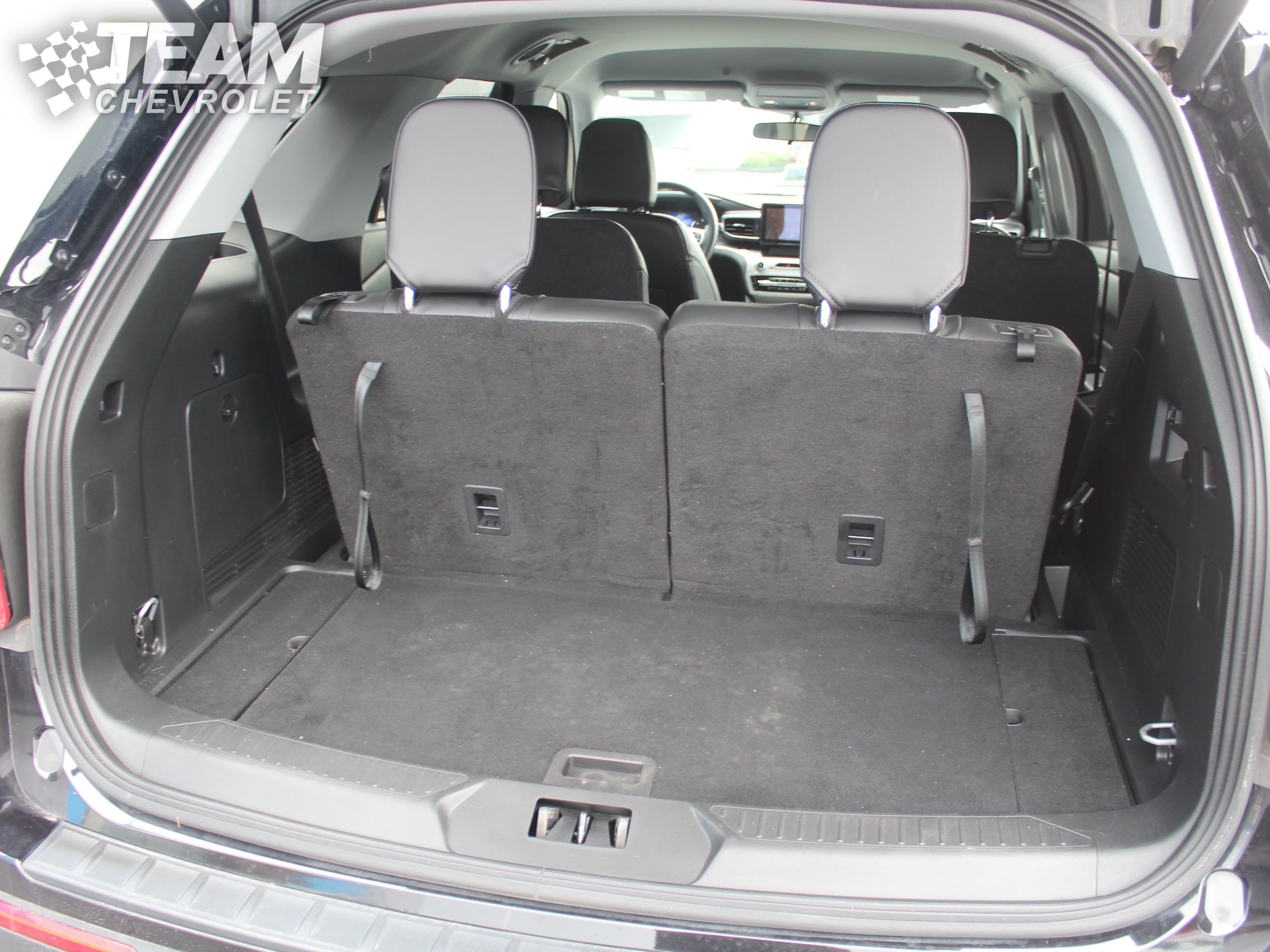 Used 2024 Ford Explorer XLT w/ Equipment Group 202A AWD/4WD image 30