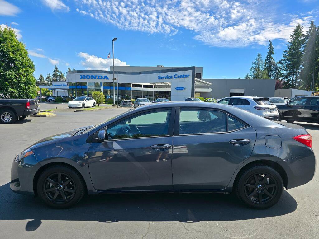 Used 2019 Toyota Corolla LE FWD image 16