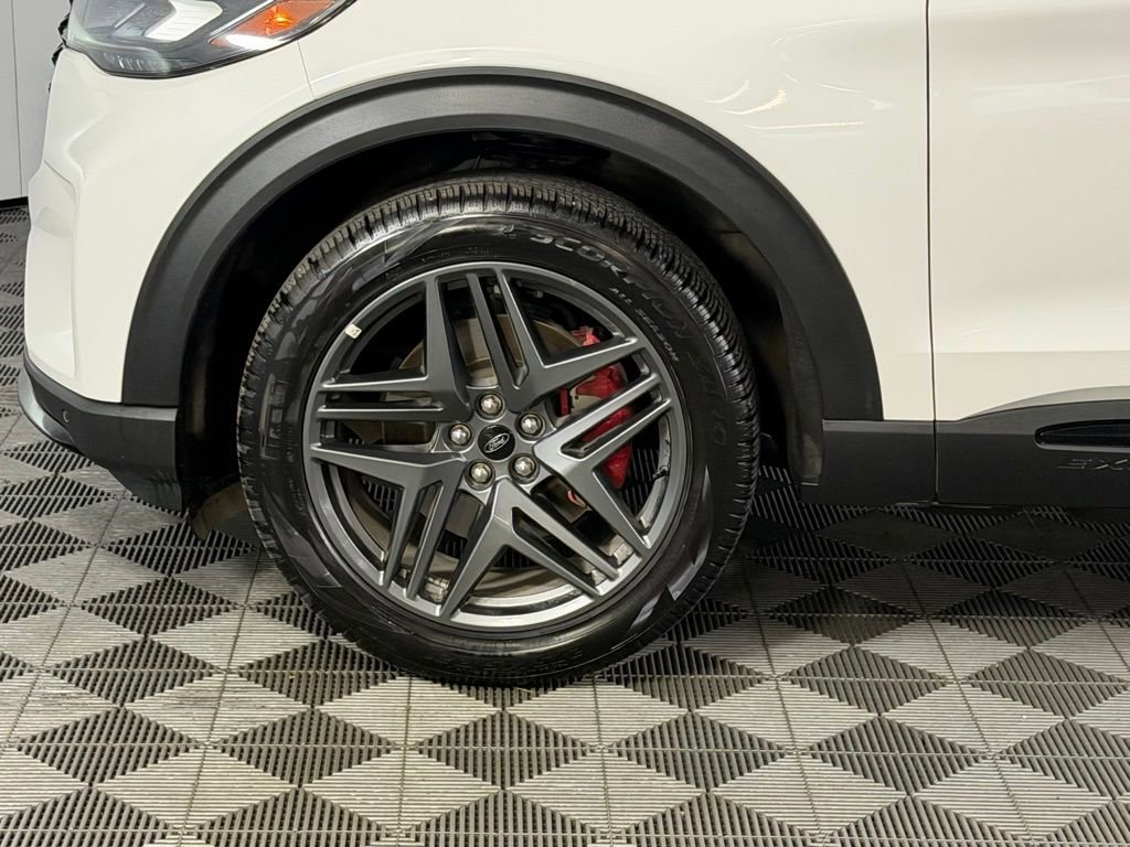 Used 2025 Ford Explorer ST-Line w/ ST-Line Street Pack image 11