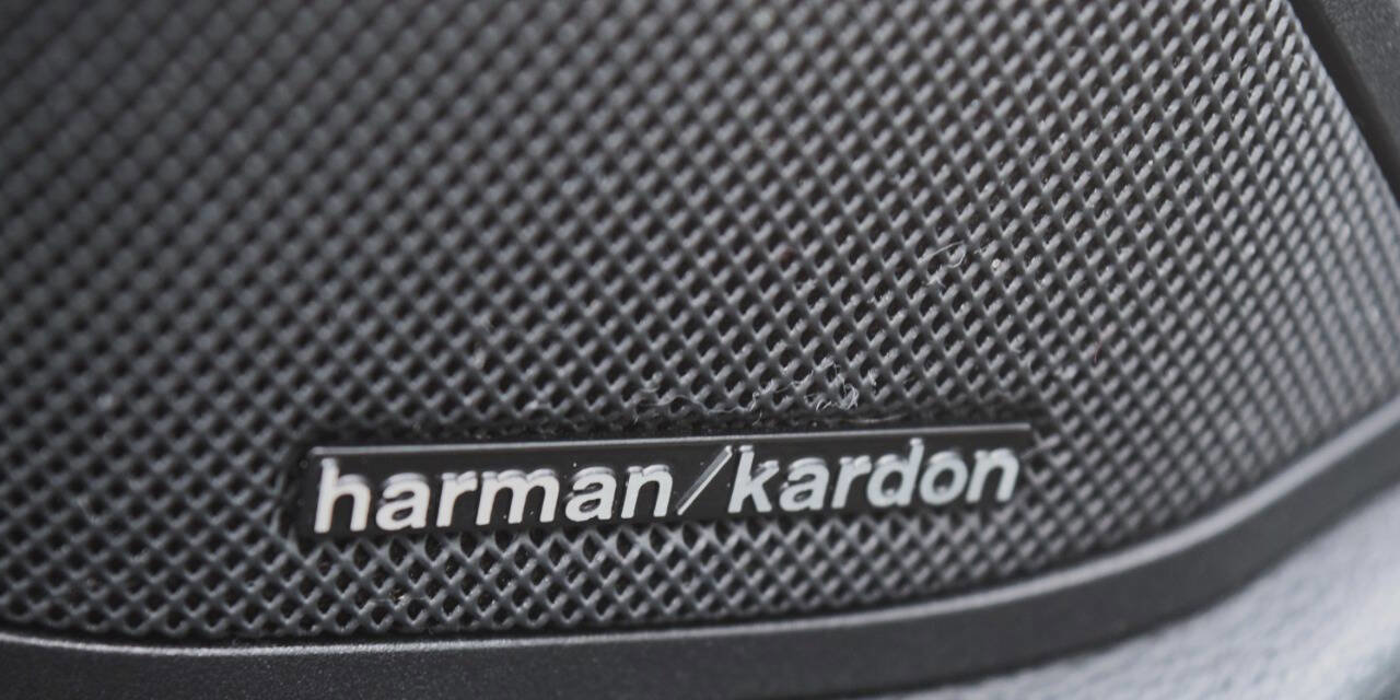 Used 2011 Mercedes-Benz E 350 4MATIC Wagon image 38