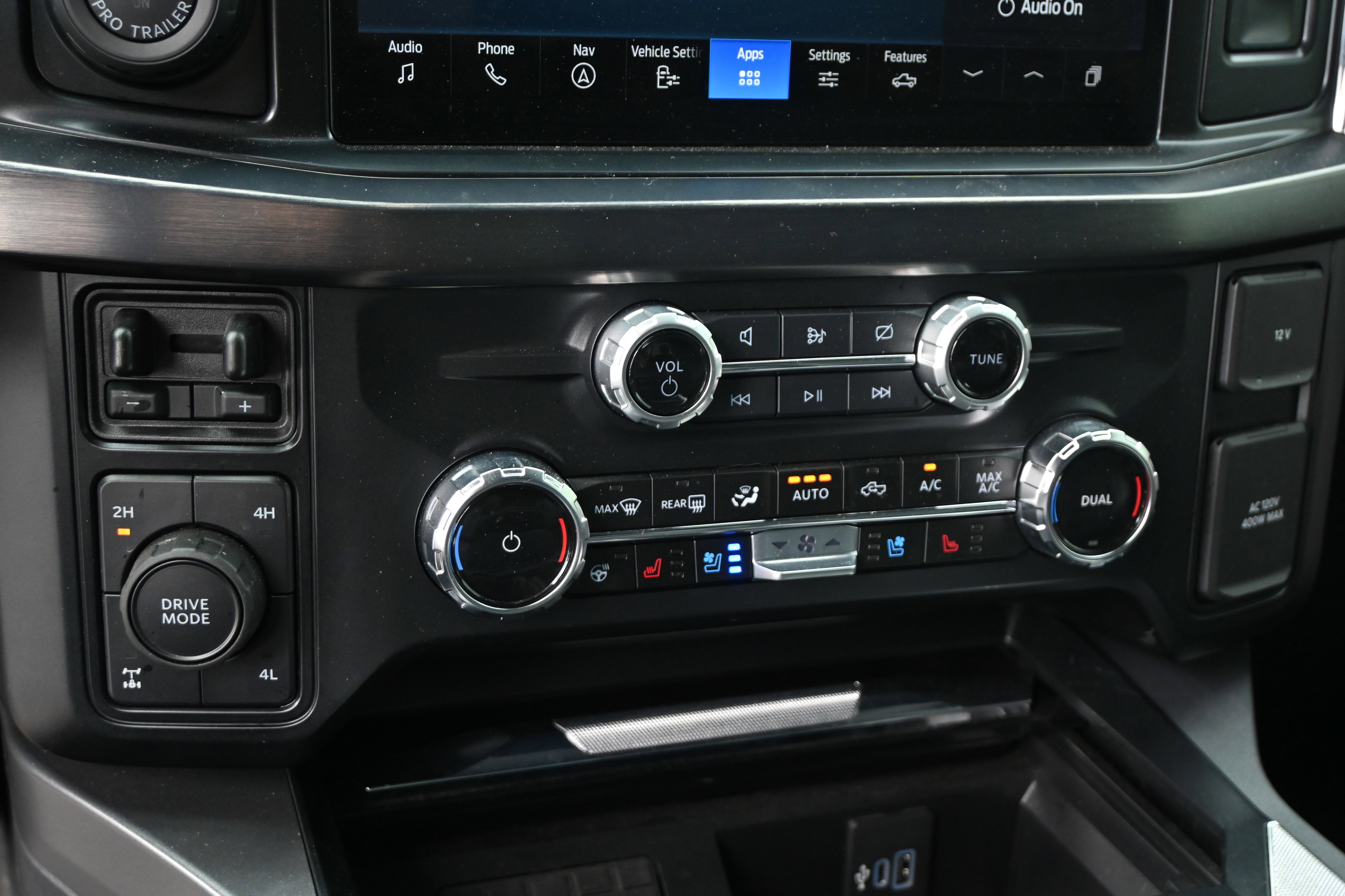 Used 2024 Ford F350 Lariat w/ Lariat Ultimate Package AWD/4WD image 16