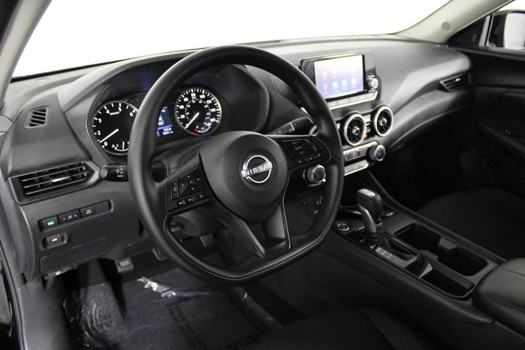 Used 2025 Nissan Sentra S image 4