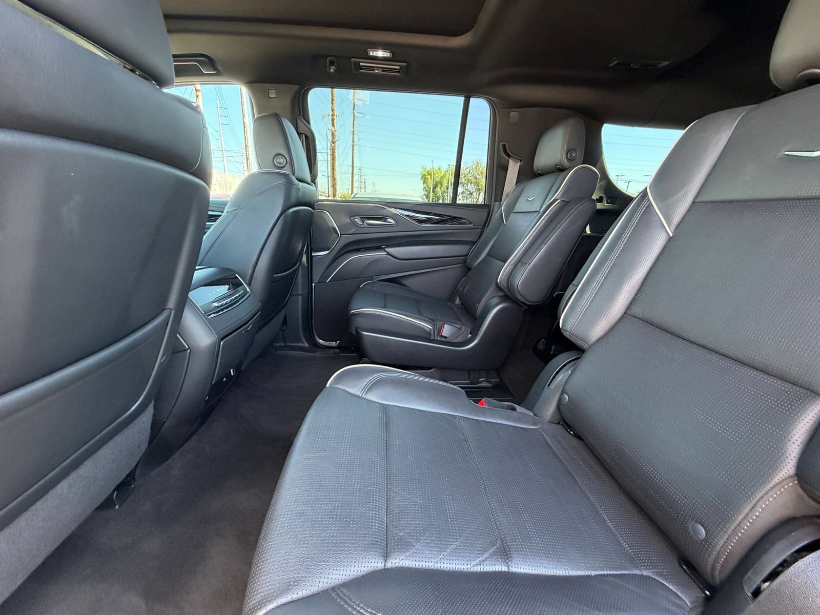 Used 2023 Cadillac Escalade ESV Sport AWD/4WD image 29