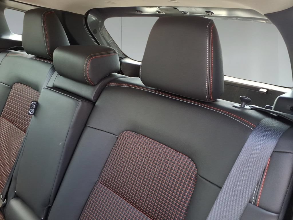 New 2026 Nissan Kicks SR FWD image 11