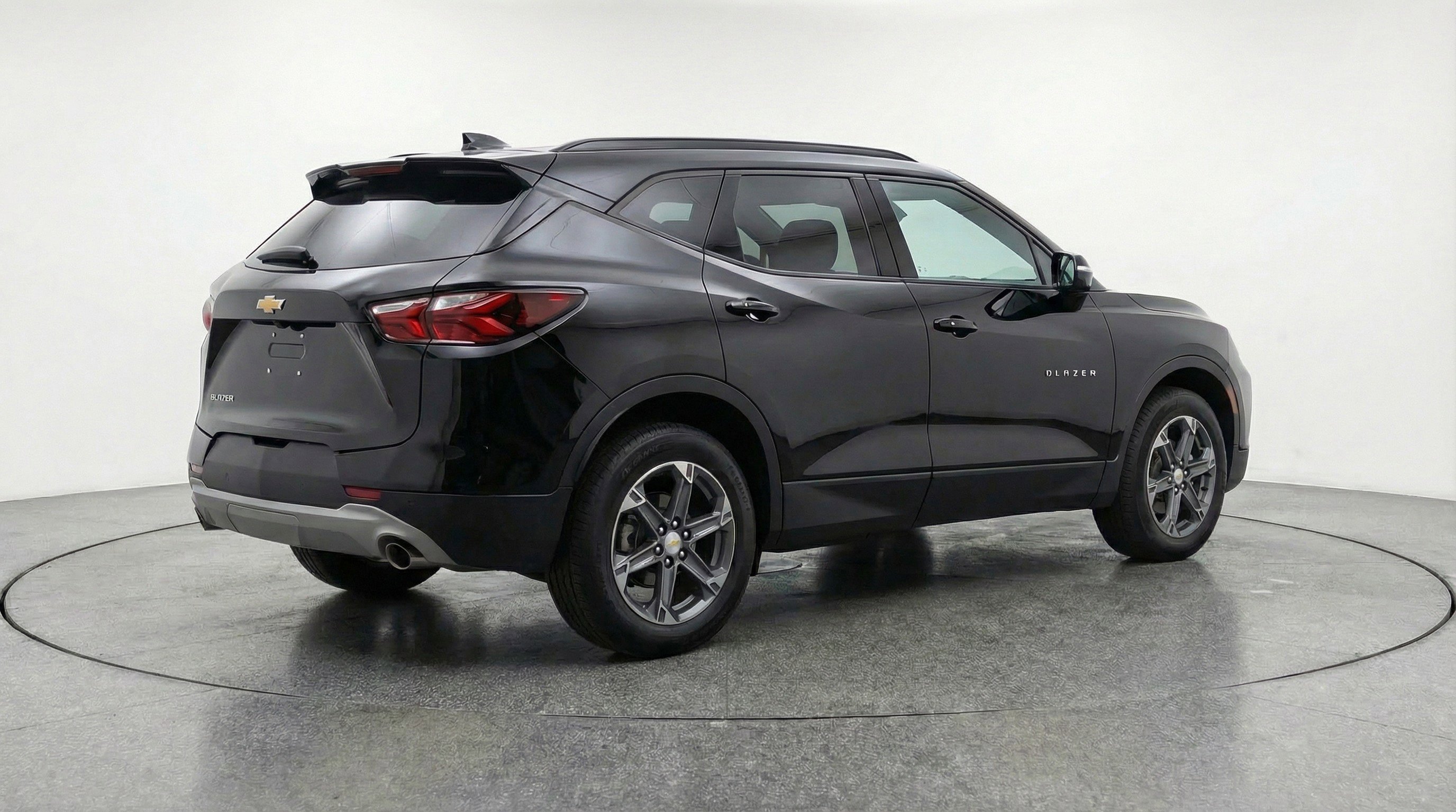 Used 2025 Chevrolet Blazer LT image 9