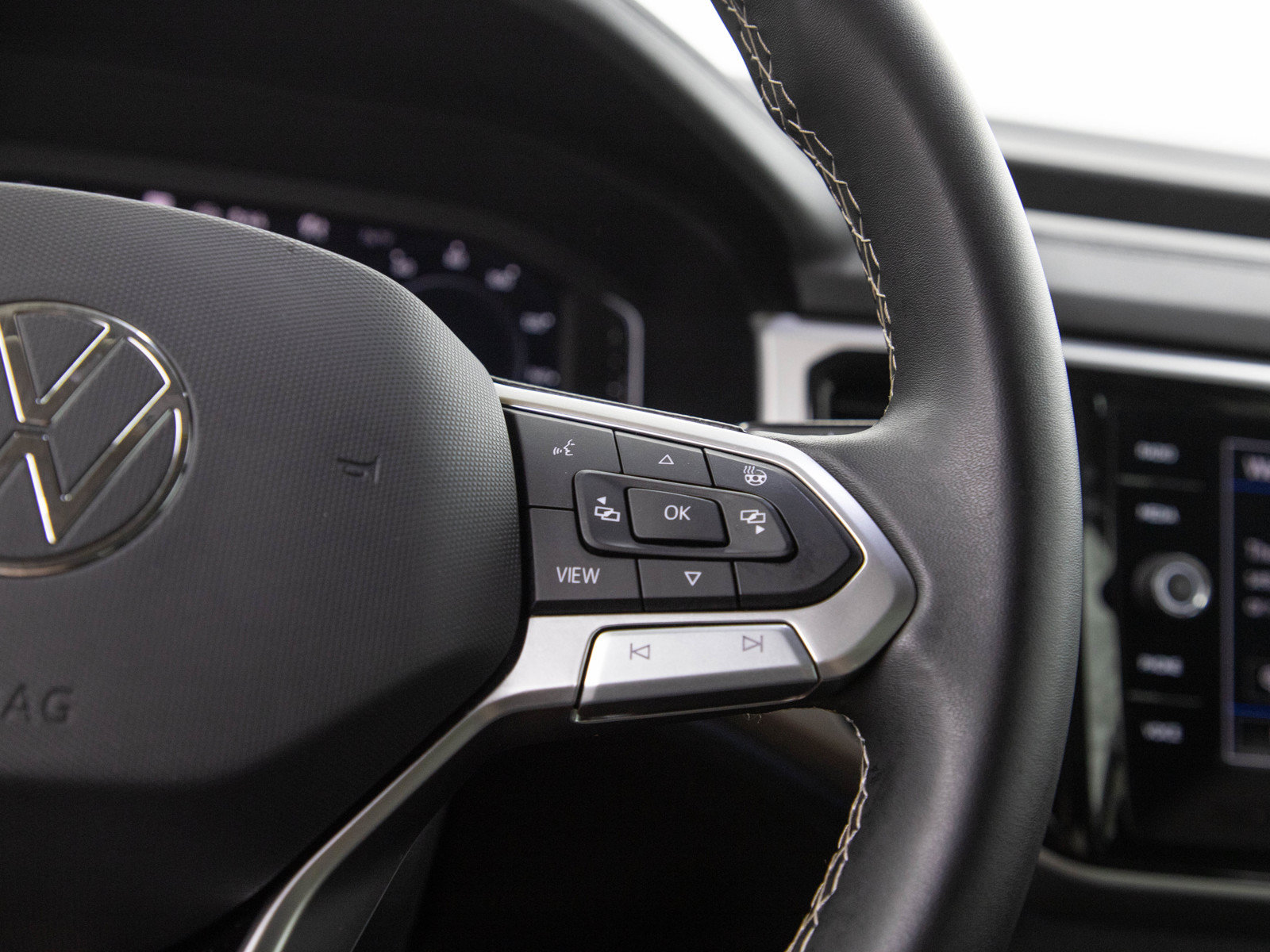 Used 2023 Volkswagen Atlas SEL AWD/4WD image 28