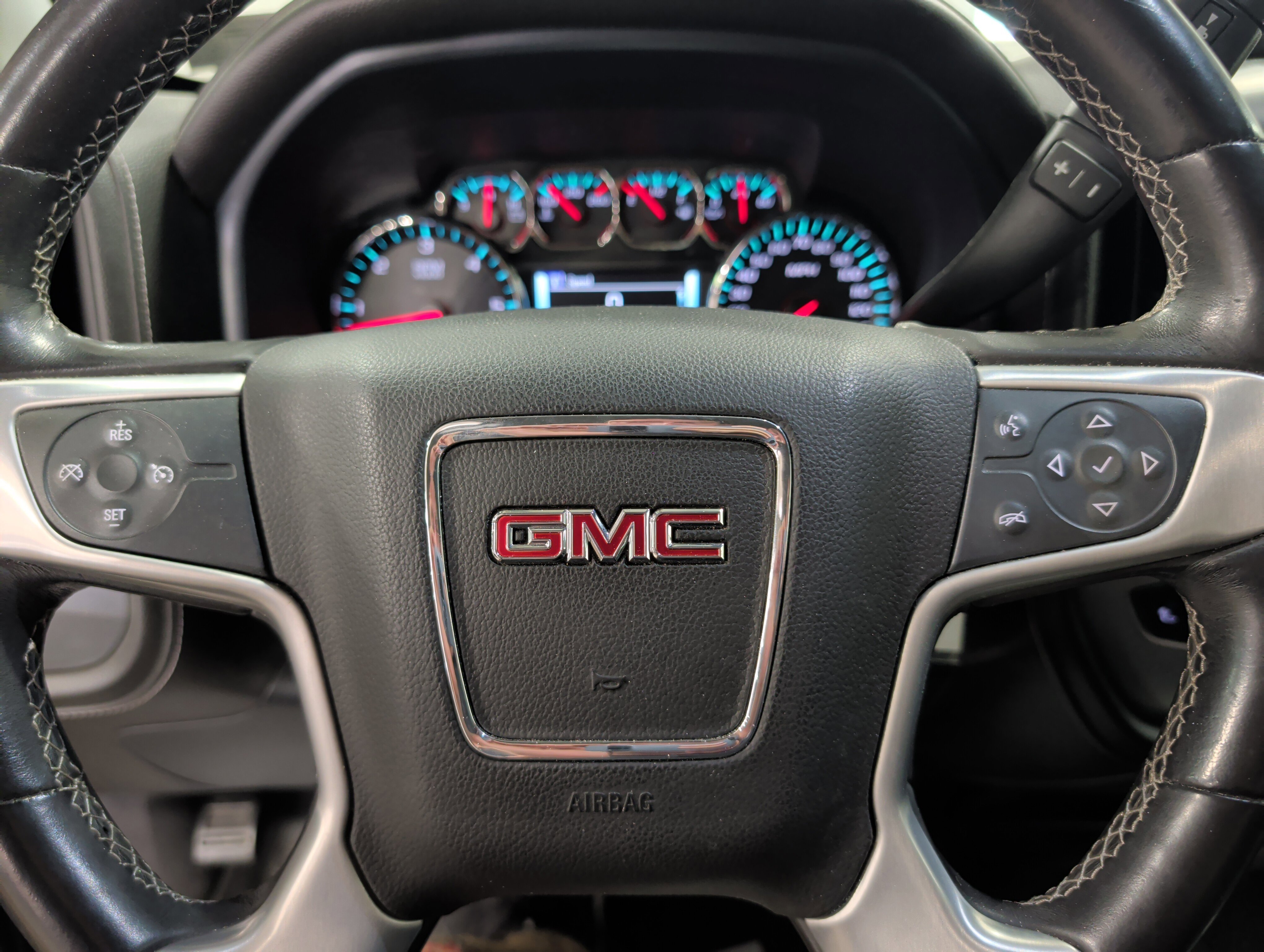 Used 2017 GMC Sierra 1500 SLE w/ SLE Value Package AWD/4WD image 10