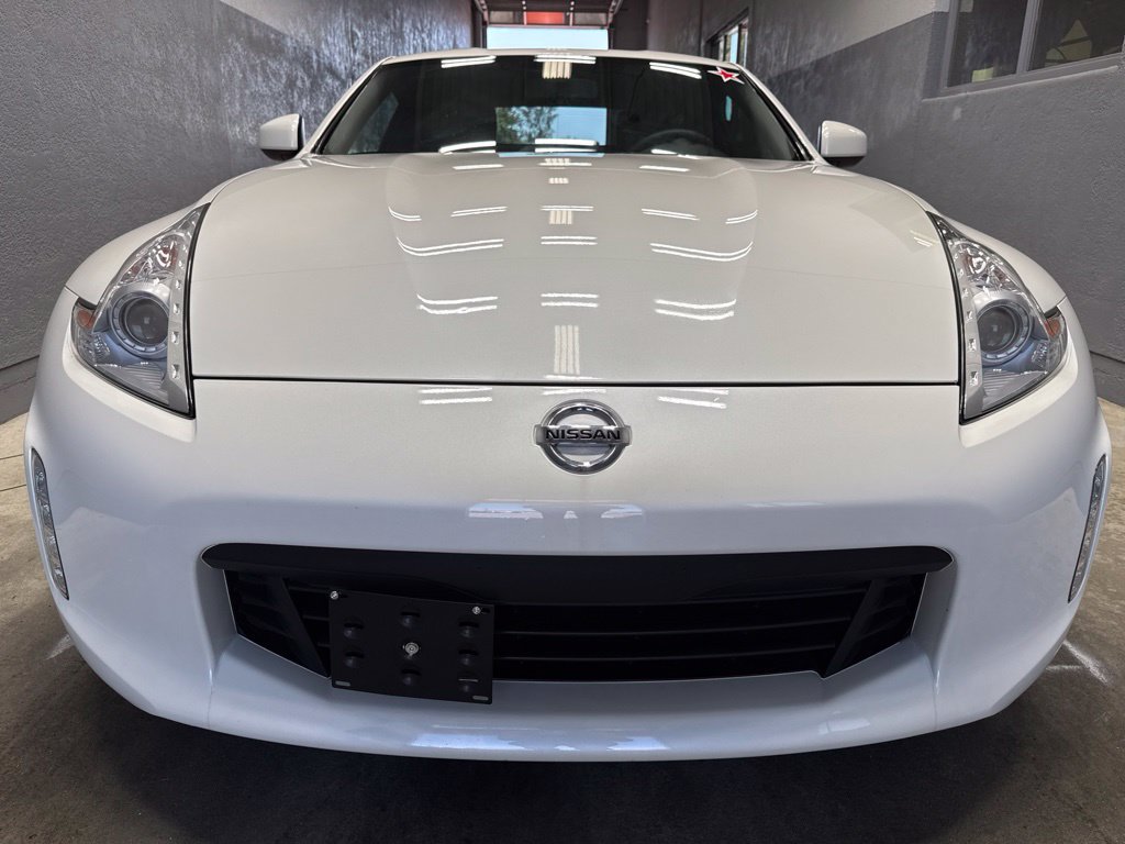 Used 2016 Nissan 370Z Coupe RWD image 5
