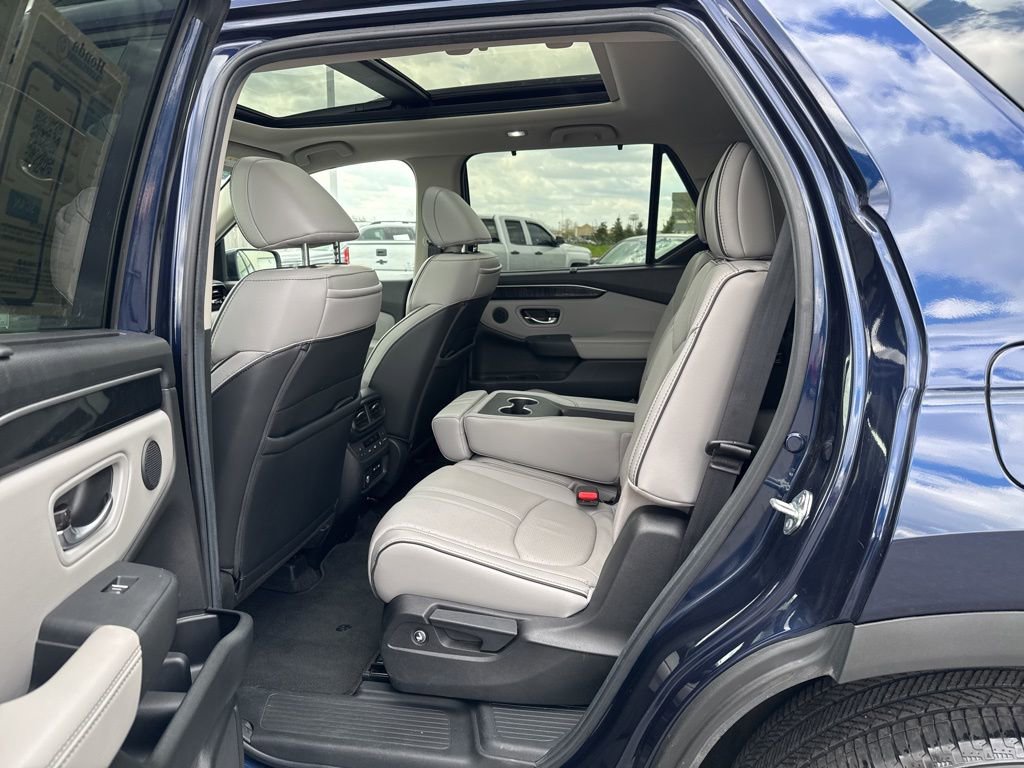 Certified 2025 Honda Pilot Elite image 37