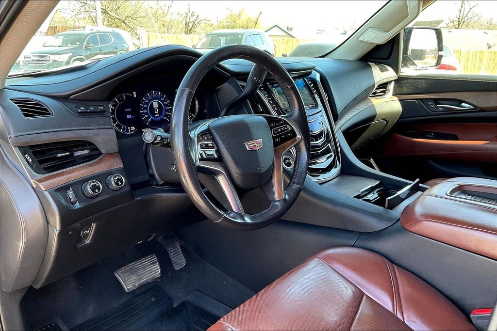 Used 2020 Cadillac Escalade Premium Luxury image 13
