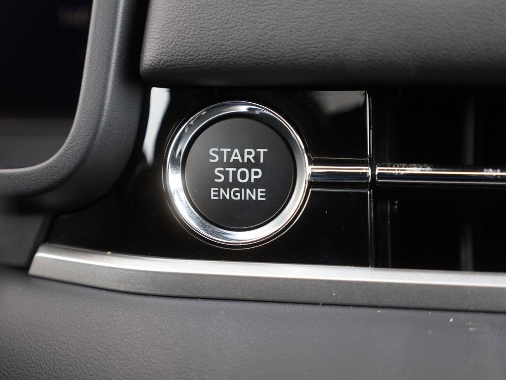 New 2025 Mitsubishi Outlander SE image 43