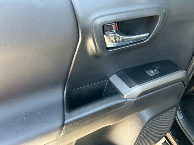 Used 2023 Toyota Tacoma TRD Off-Road w/ Advanced Technology Package image 15