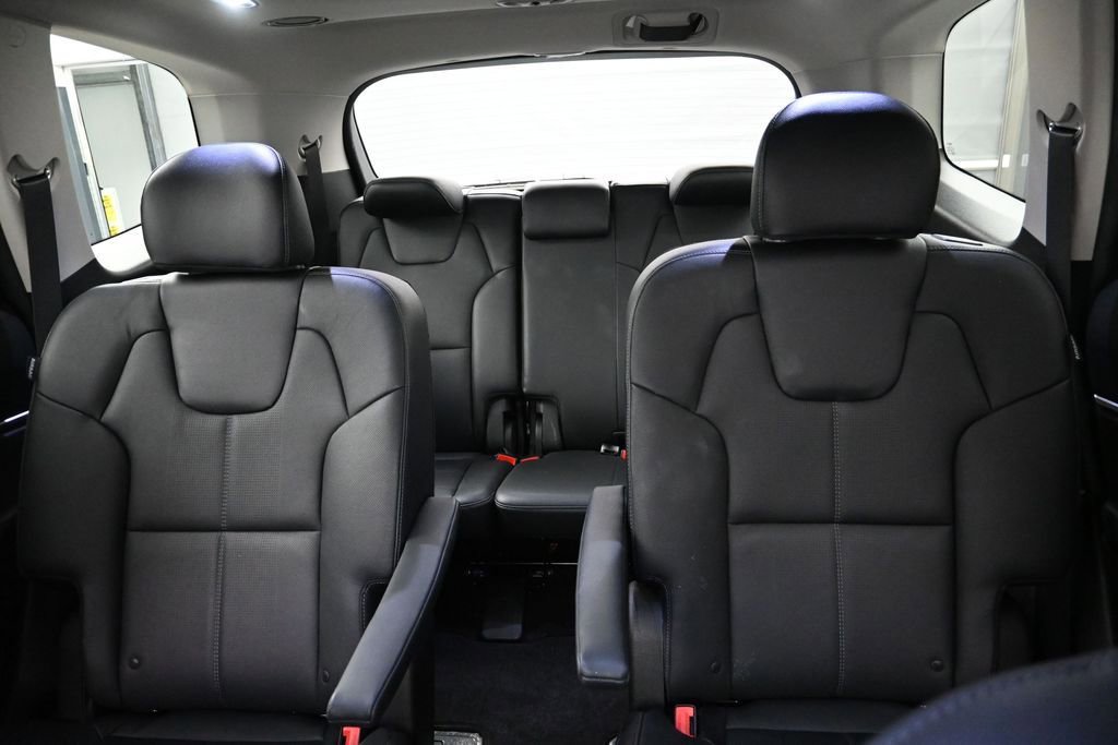 Used 2024 Kia Telluride SX w/ Towing Package FWD image 17