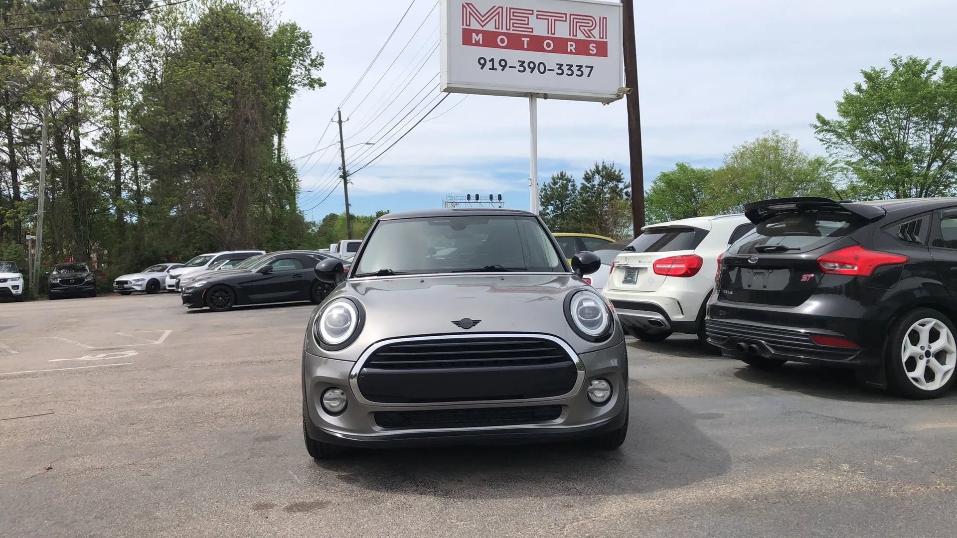 Used 2019 MINI Cooper 2-Door Hardtop image 6