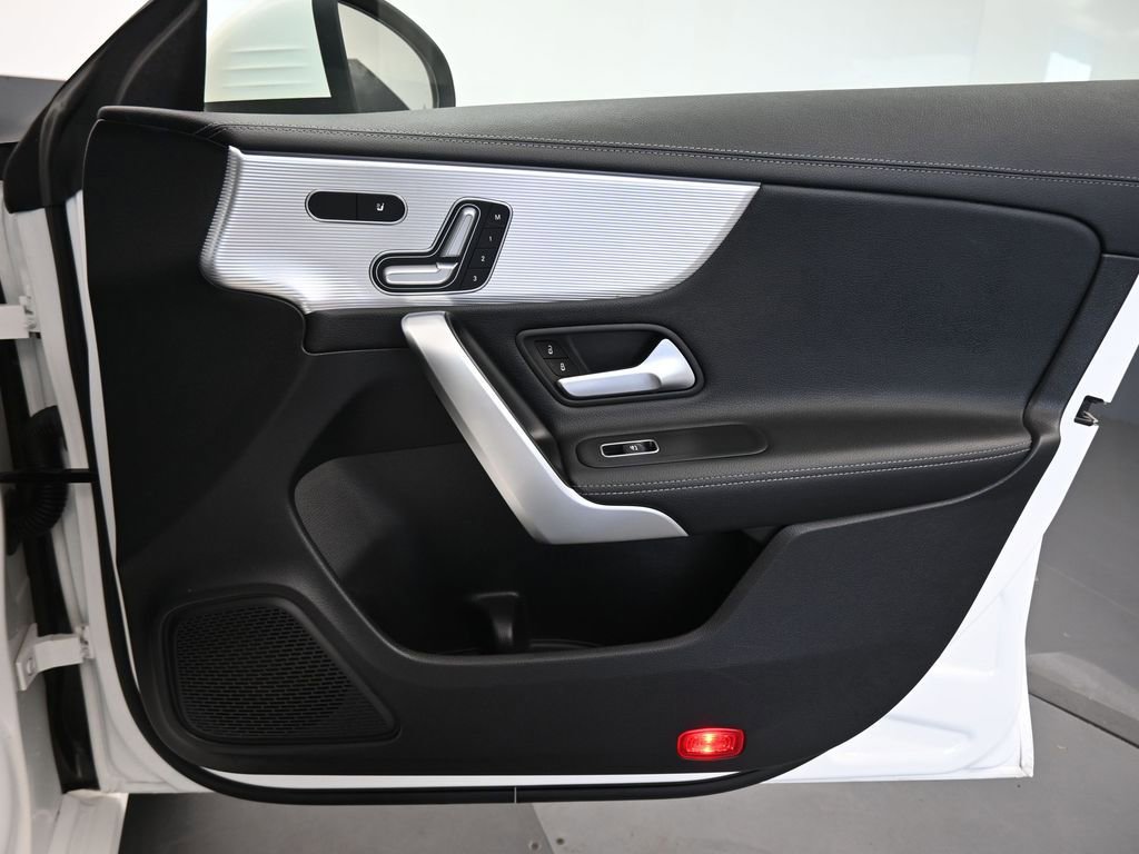 Used 2020 Mercedes-Benz CLA 250 4MATIC image 44
