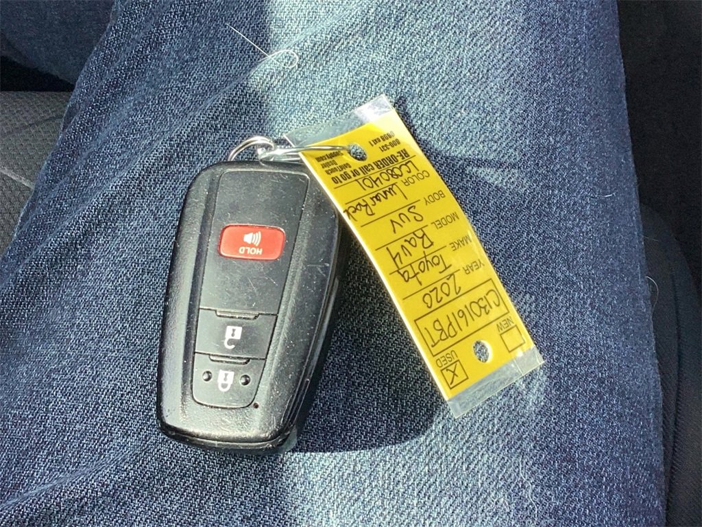 Used 2020 Toyota RAV4 XLE image 29