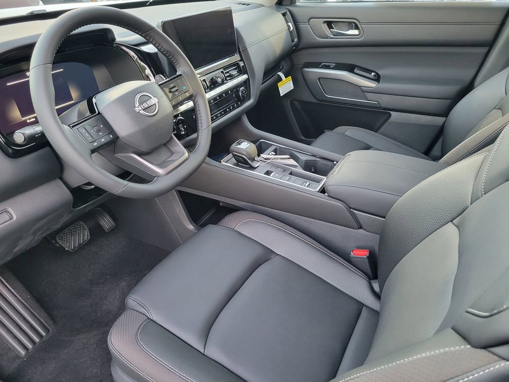 New 2026 Nissan Pathfinder SL image 7