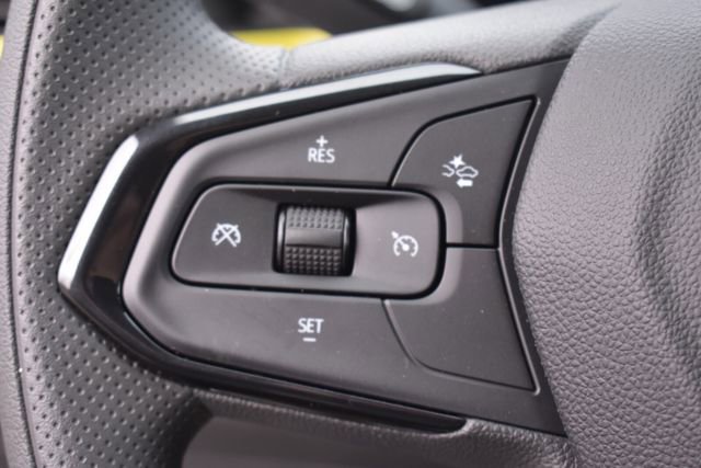 New 2026 Chevrolet Trax LT w/ LPO, Blackout Package image 25