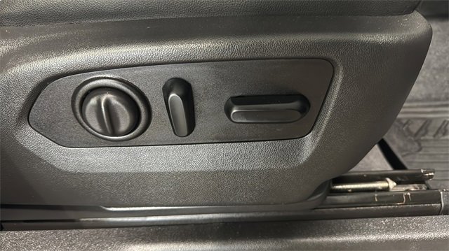 Used 2020 Chevrolet Silverado 1500 LTZ image 33