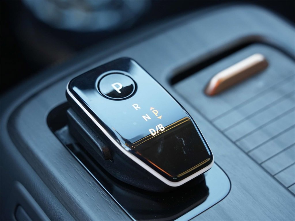 Used 2024 Nissan Ariya AWD image 24