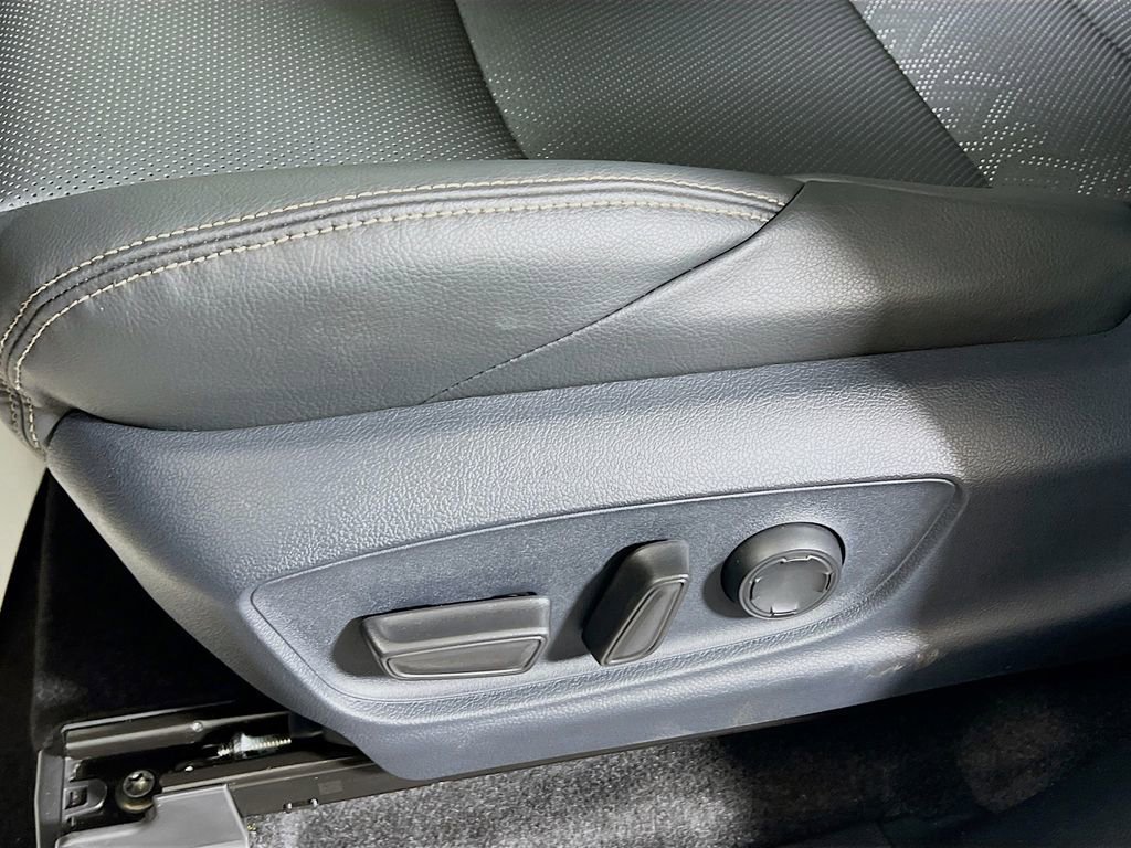 Certified 2025 Toyota Tacoma Limited w/ Tow Tech Package image 17