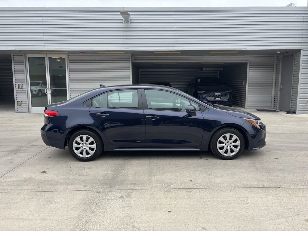 Used 2025 Toyota Corolla LE image 4