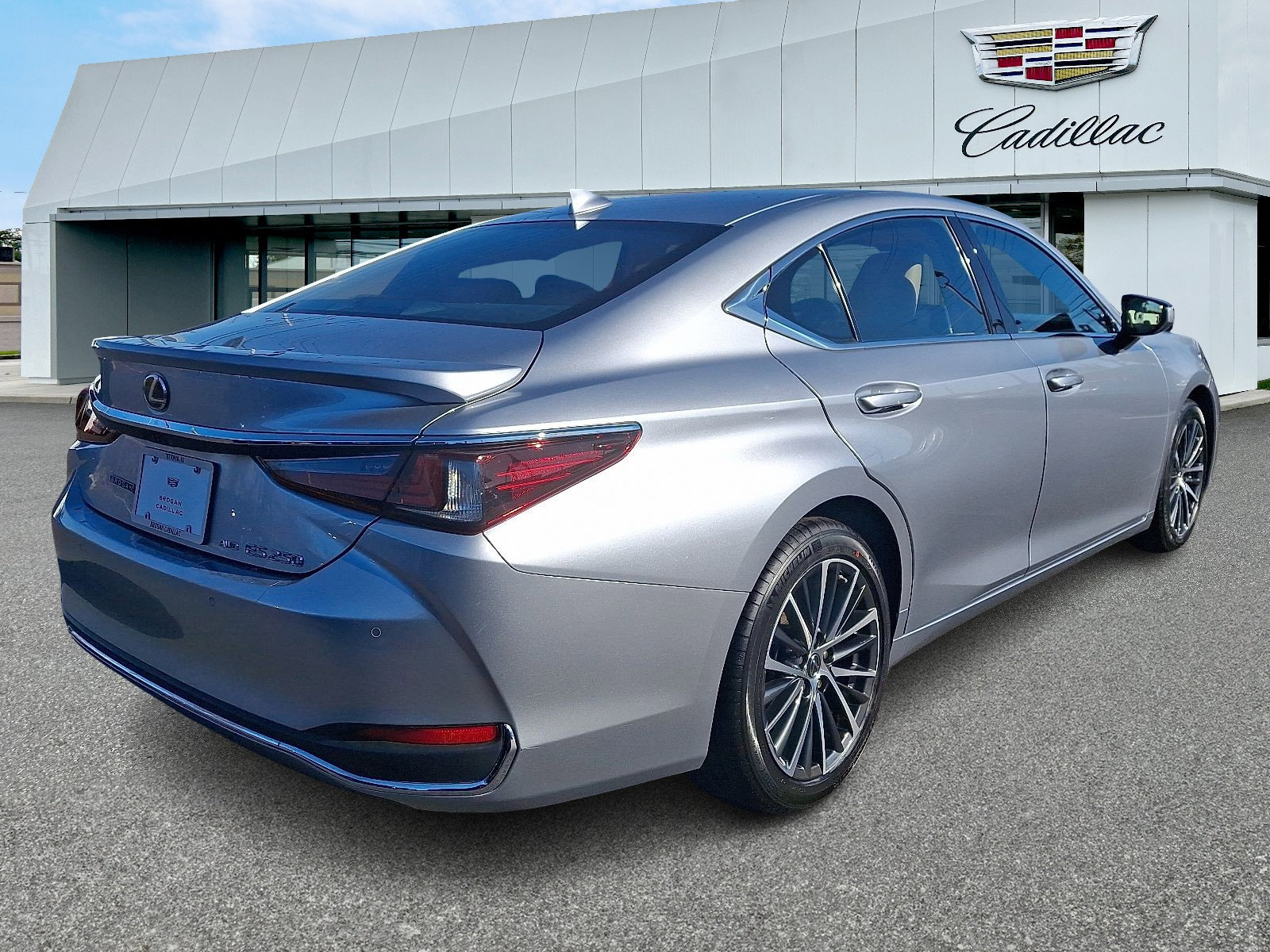 Used 2023 Lexus ES 250 w/ Premium Package image 6