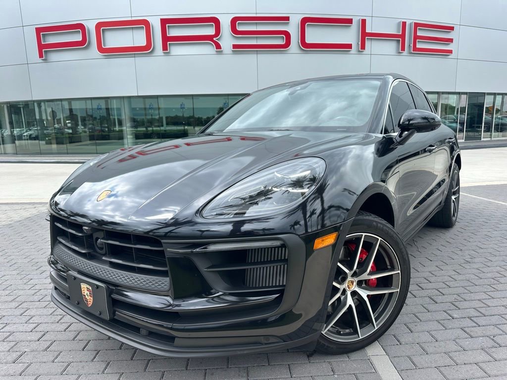 Certified 2023 Porsche Macan S AWD/4WD image 1