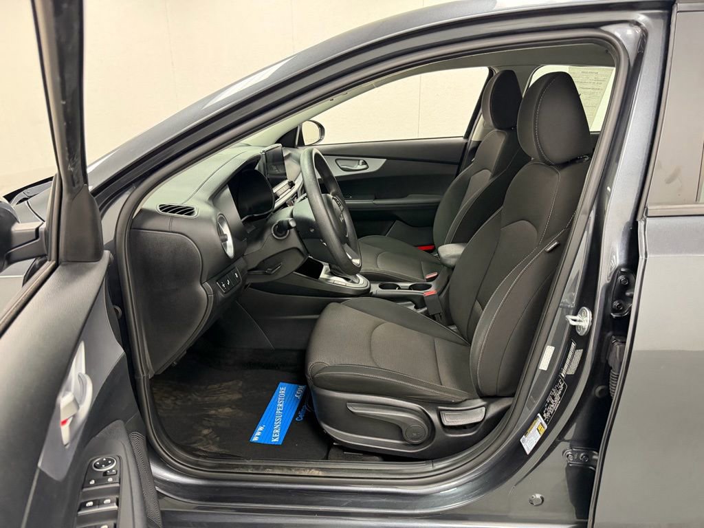 Used 2023 Kia Forte LXS w/ LXS Technology Package image 16