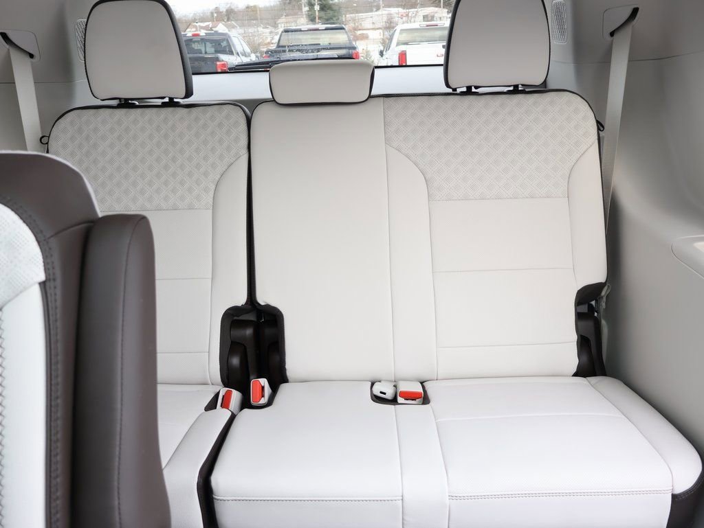 New 2026 GMC Acadia Denali w/ Super Cruise Package image 29