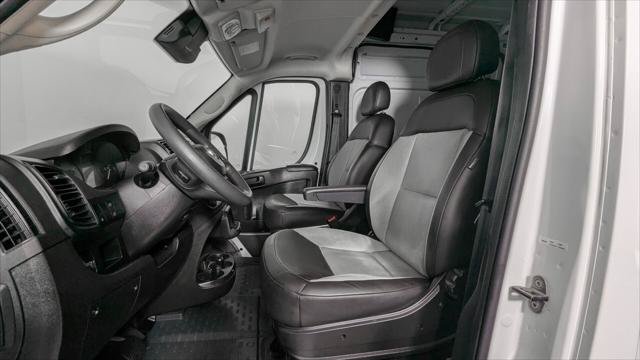 Used 2024 RAM ProMaster 2500 w/ Convenience Group FWD image 13