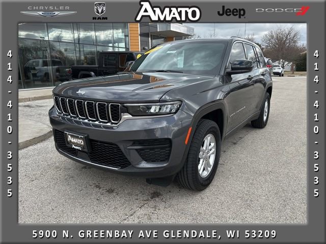 Used 2024 Jeep Grand Cherokee Laredo w/ Trailer Tow Package AWD/4WD image 1