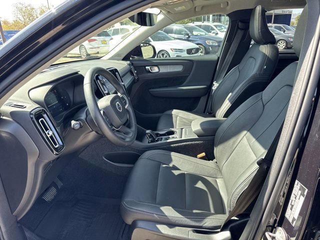 New 2025 Volvo XC40 B5 Core w/ Protection Package Premier image 10