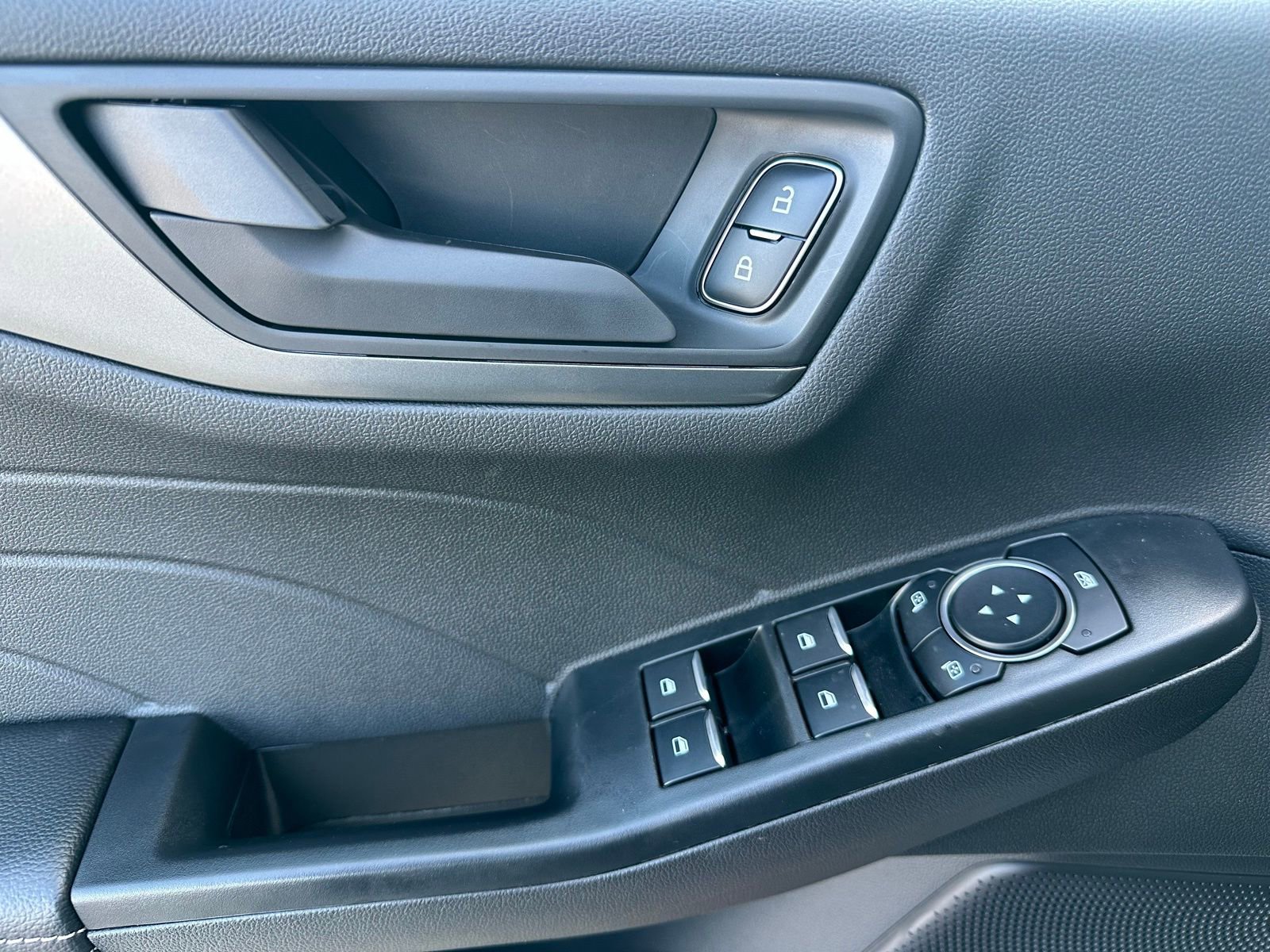 Certified 2025 Ford Escape Active FWD image 6