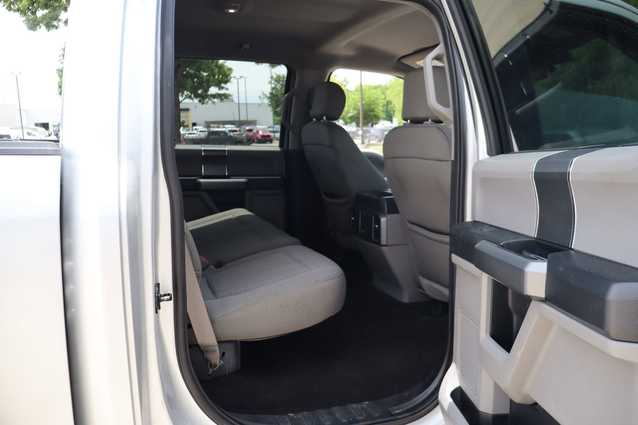 Used 2018 Ford F150 XLT w/ Equipment Group 302A Luxury AWD/4WD image 29