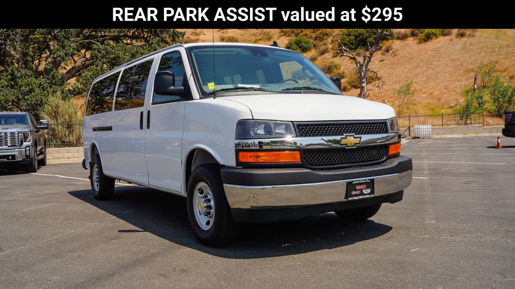Used 2025 Chevrolet Express 3500 LT w/ LT Preferred Equipment Group RWD image 7