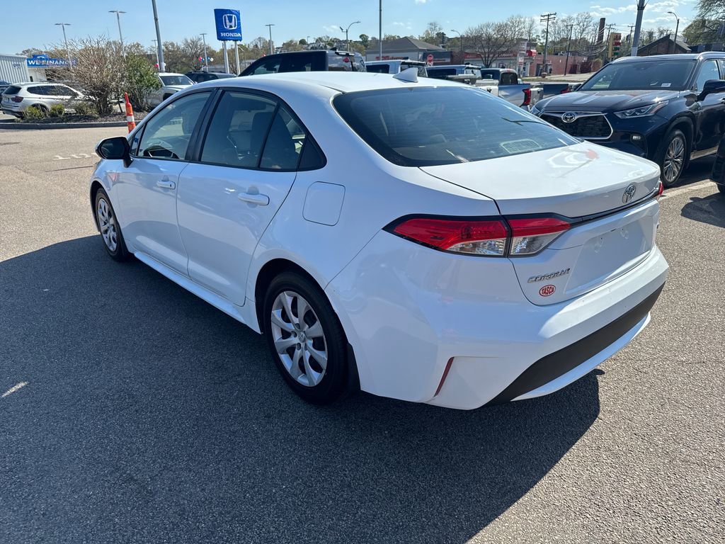 Used 2022 Toyota Corolla LE FWD image 5