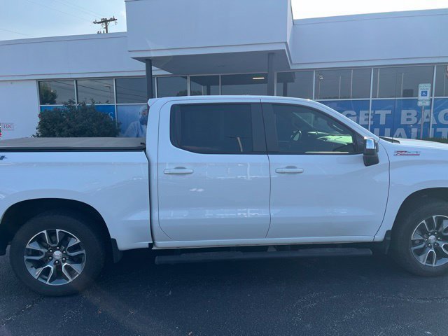 Used 2023 Chevrolet Silverado 1500 LT AWD/4WD image 3