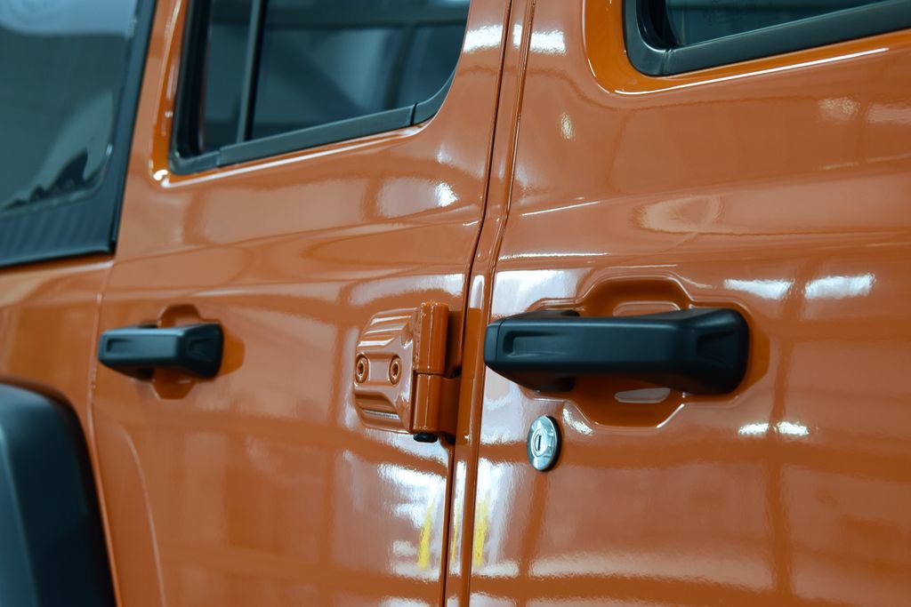 Used 2025 Jeep Wrangler Unlimited Sport AWD/4WD image 17