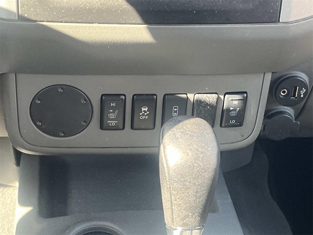 Used 2020 Nissan Frontier SV w/ Midnight Edition Floor Mats image 23