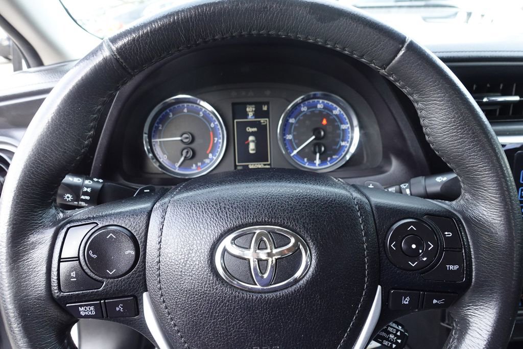 Used 2018 Toyota Corolla L image 14