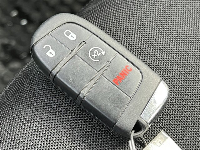 Certified 2022 Jeep Renegade Latitude w/ Convenience Group image 30