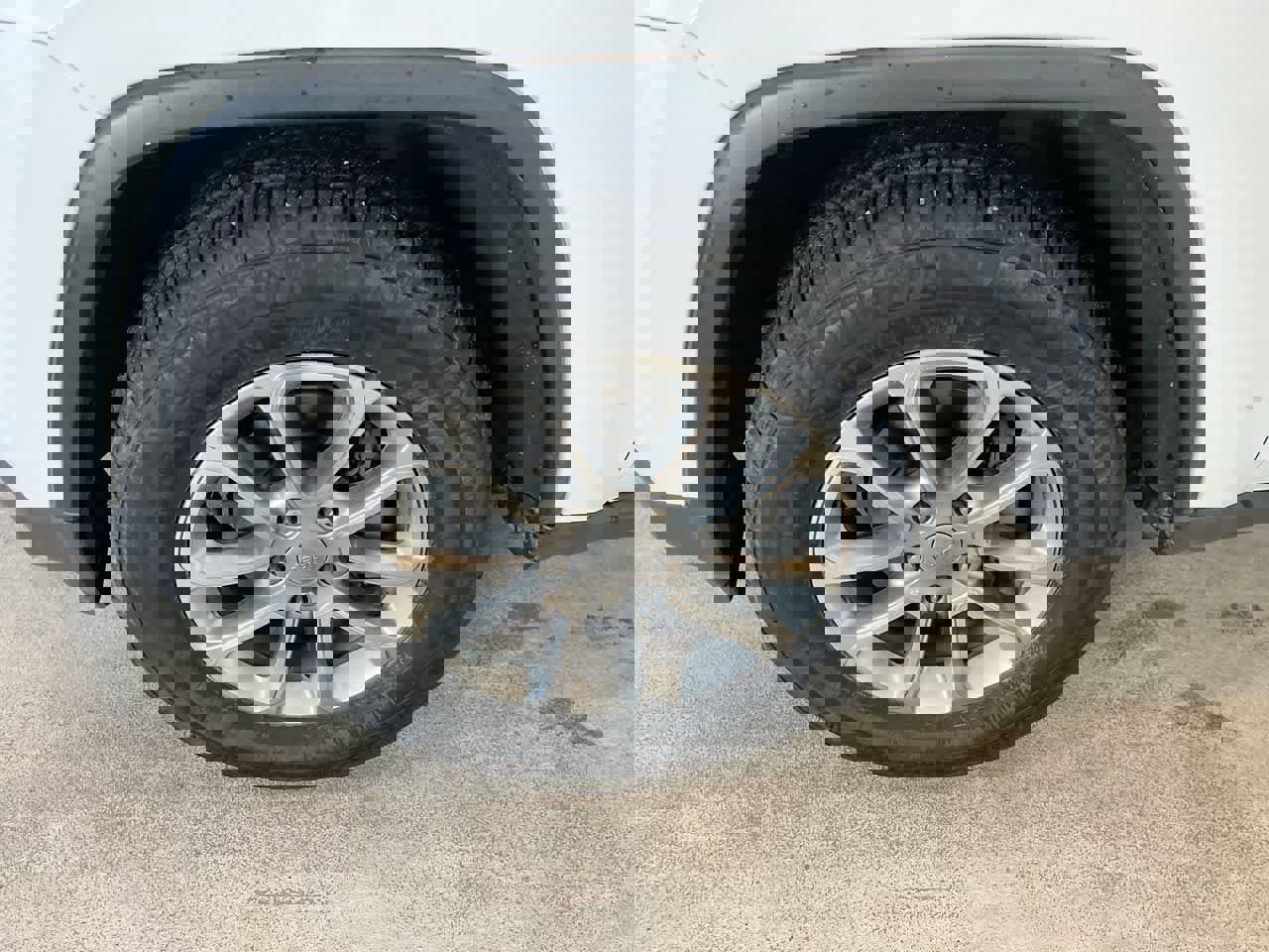 Used 2014 Jeep Grand Cherokee Limited image 10