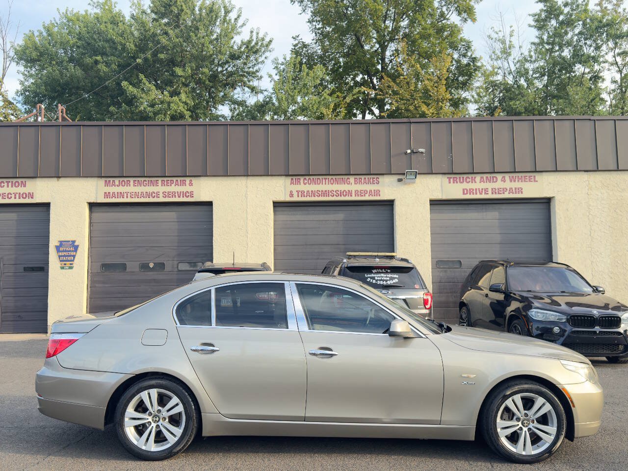 Used 2010 BMW 528i xDrive Sedan AWD/4WD image 7