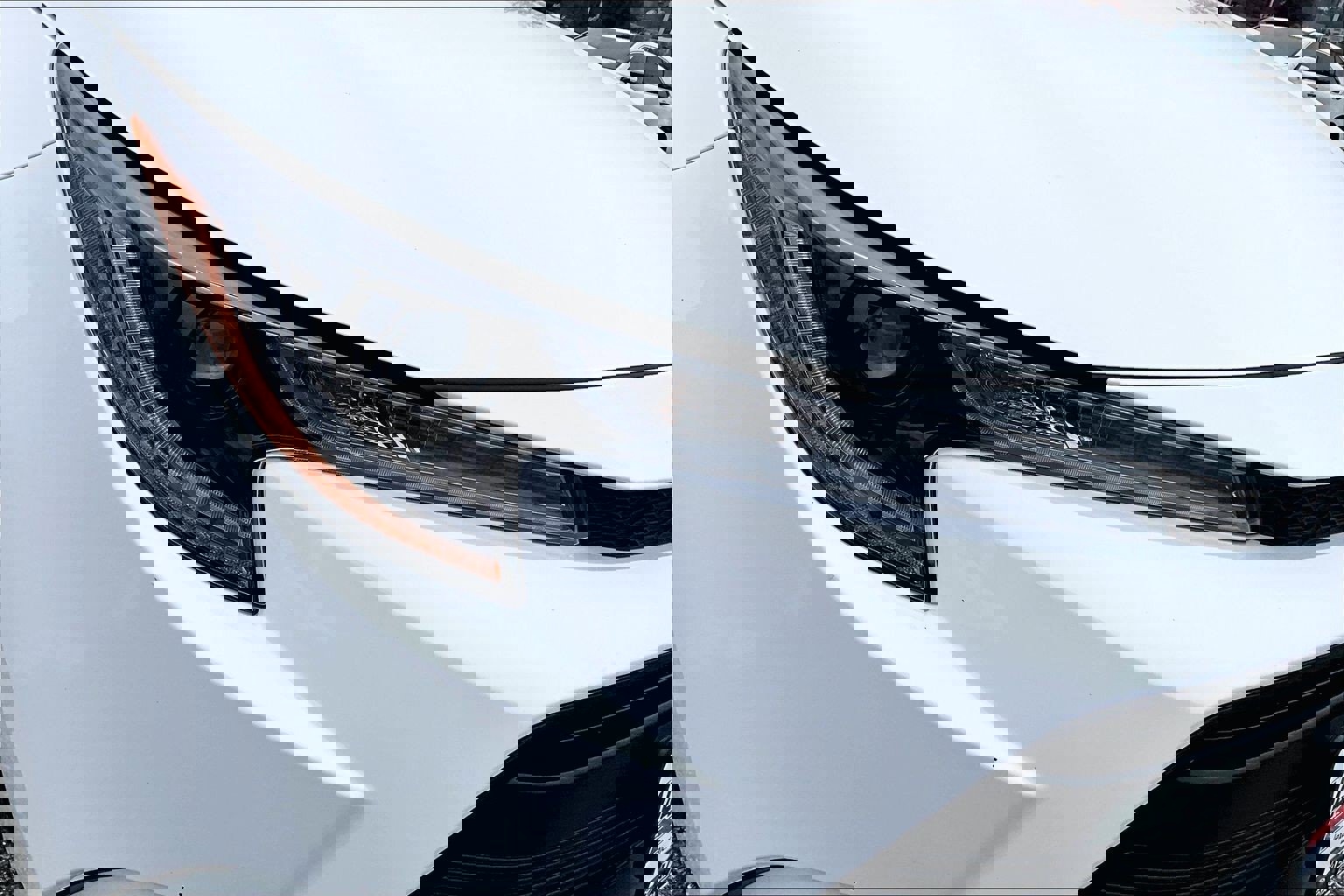 Used 2025 Toyota Corolla LE image 26